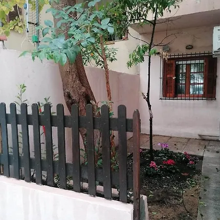 διαμερισμα με κηπο στο κεντρο شقة